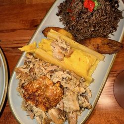 El Flamboyan Kitchen