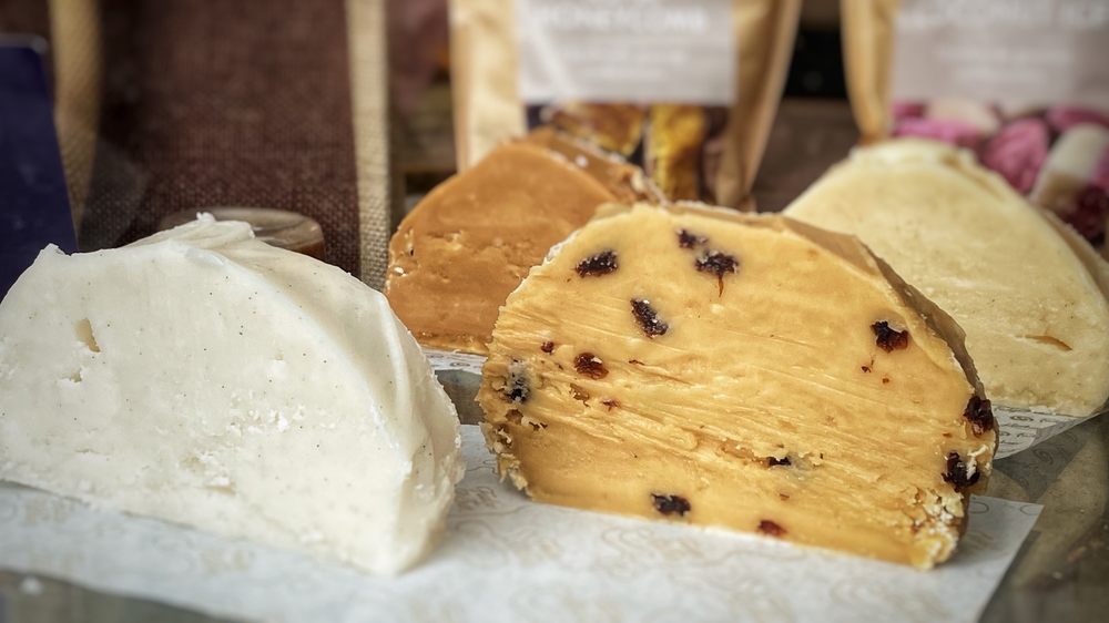 FUDGE KITCHEN Updated September 2024 23 Photos & 13 Reviews 20