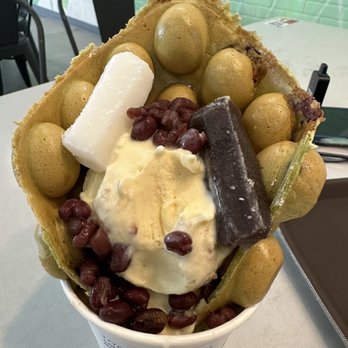Meet Fresh - Egg waffle - Desserts Near Me - Orlando, Florida