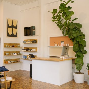 East West - Interior Summer '19 - Men's Clothing Near Me - Saint Louis, Missouri East West - Interior Summer '19 - Men's Clothing Near Me - Saint Louis, Missouri