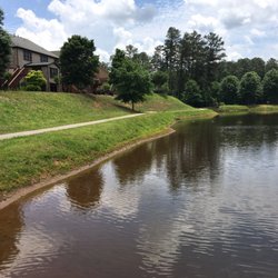 McGinnis Reserve Lake & Walking Trail - View of the lake
