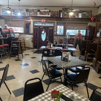 Happy Days Diner - Diners Near Me - Mineral Wells, Texas Happy Days Diner - Diners Near Me - Mineral Wells, Texas
