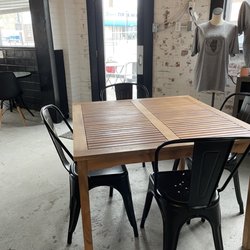 Russell’s Corner Cafe - Seating area