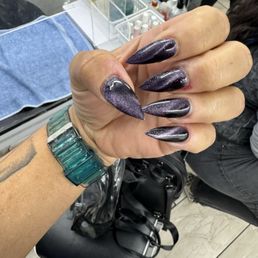 nails