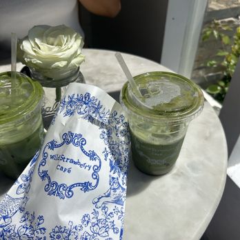 Wild Strawberry Cafe - Cookie and strawberry matcha - Breakfast & Brunch Near Me - Laguna Beach, California