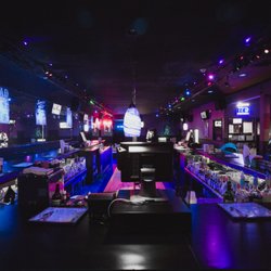 Johnny A's Hitching Post - Extended, wrap around bar perfect for group outings.
