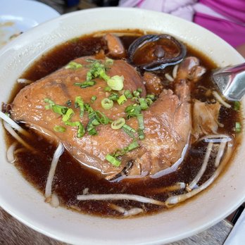 Mee Sen Thai Eatery - Kuay Tiew Gai Thoon - Thai Near Me - Portland, Oregon