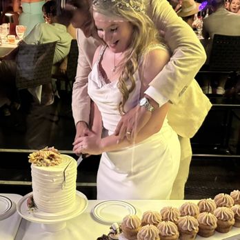 Lindsay’s Little Bakery - Bride & Groom cutting the cake - Desserts Near Me