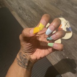 My yoga mat is comfortable but never mind that! Check the color scheme and nails. Cute, right! My yoga mat is comfortable but never mind that! Check the color scheme and nails. Cute, right!