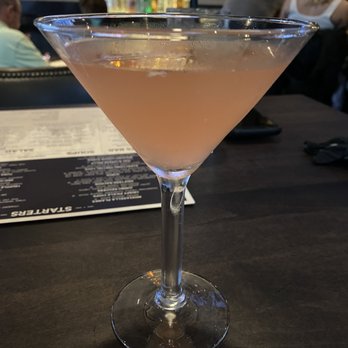 Drifters Kitchen and Bar - Grapefruit Elderflower Martini - Cocktail Bars Near Me - Ridge, New York