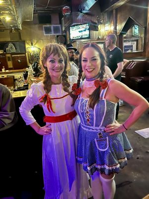 Darwin's Piano Bar by null