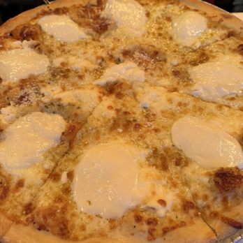 MA'S Italian Kitchen - BIANCA Large 16" (8 slices) - Italian Near Me - Burbank, California
