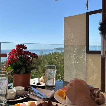 Geoffrey's Malibu - Seafood Near Me - Malibu, California