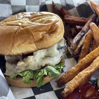 Hamburger Mary's - Meaty Mushroom Burger - American Near Me - Toledo, Ohio