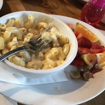 Sunriver Brewing Co - Sunriver Pub - Kids Mac N Cheese with side of fruit.  Creamy... - Brewpubs Near Me - Sunriver, Oregon