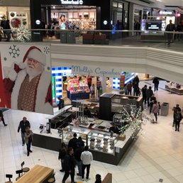 Brand new kiosk at Woodfield Mall, Dec 2019.