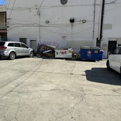 Newport Dental - Parking lot