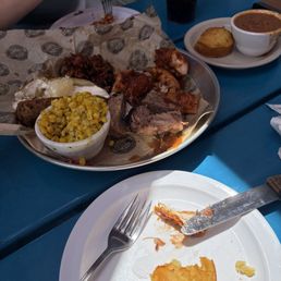 Meal for 2, beans corn baked potato corn bread as the sides. Pulled pork, brisket, bbq chicken as the entrees. Meal for 2, beans corn baked potato corn bread as the sides. Pulled pork, brisket, bbq chicken as the entrees.
