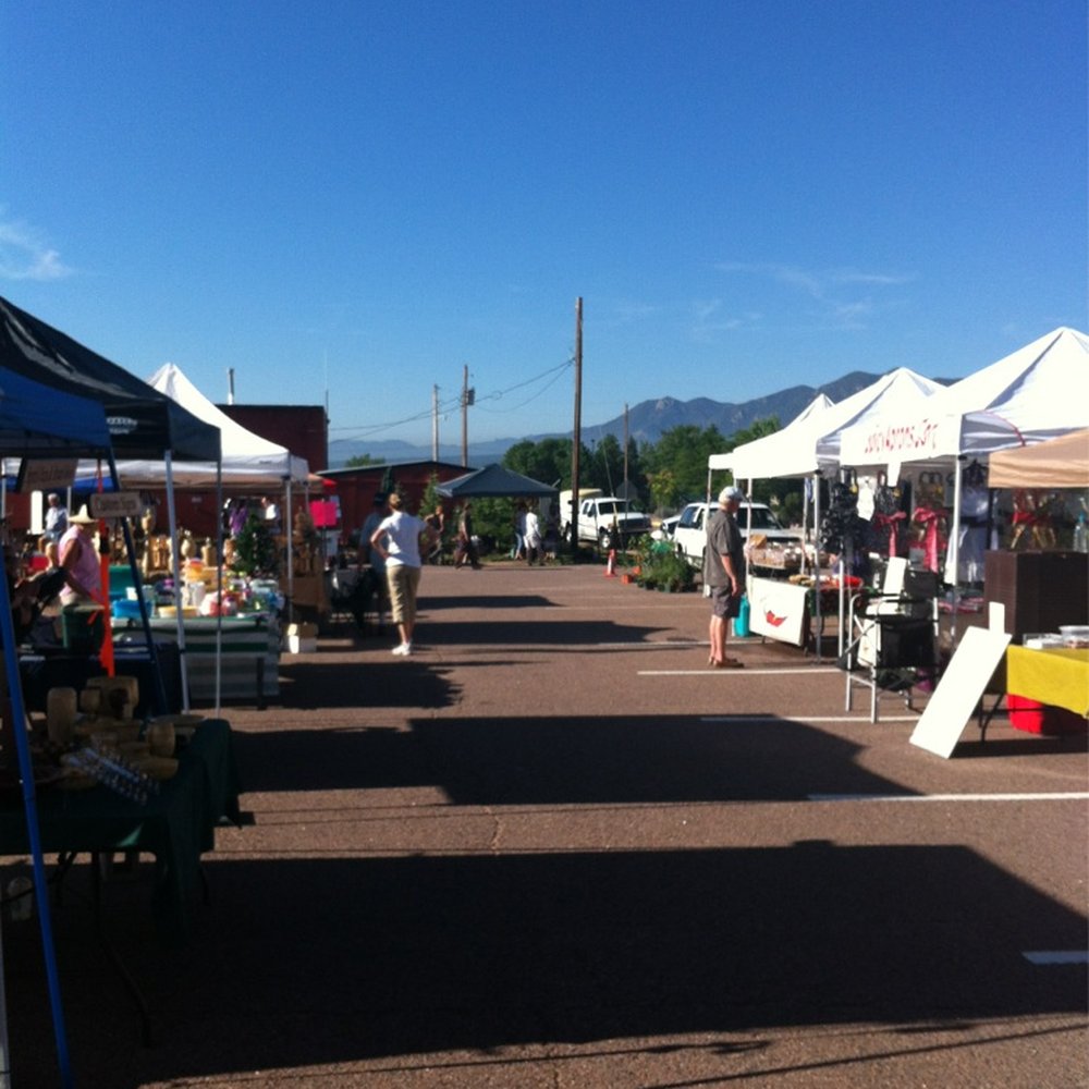 Monument Farmers Market - Morning setup. - Farmers Market Near Me - Monument, Colorado Monument Farmers Market - Morning setup. - Farmers Market Near Me - Monument, Colorado