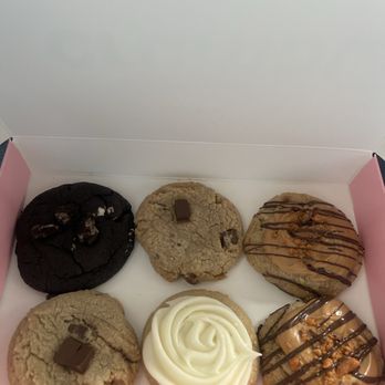 Crumbl - UNLV - Mini 6-Pack - Bakeries Near Me - Las Vegas, Nevada Crumbl - UNLV - Mini 6-Pack - Bakeries Near Me - Las Vegas, Nevada