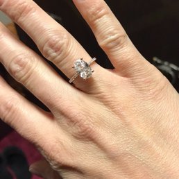 18k rose gold - 1.5 carat oval diamond 18k rose gold - 1.5 carat oval diamond