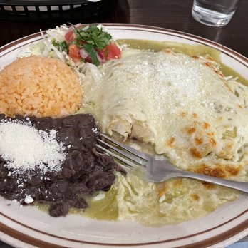 Habaneros - Fantastic green chicken enchiladas! House salsa and chips are great too! Best was the attentive and friendly service! - Mexican Near Me - Paso Robles, California Habaneros - Fantastic green chicken enchiladas! House salsa and chips are great too! Best was the attentive and friendly service! - Mexican Near Me - Paso Robles, California