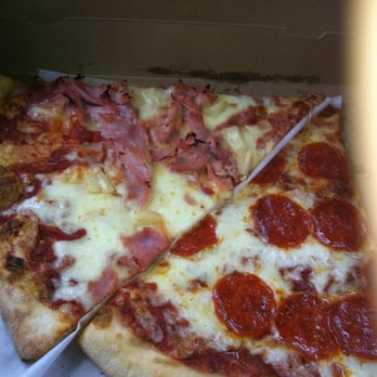 Carmelo's - Hawaiian and pepperoni - Pizza Near Me - St. Augustine, Florida