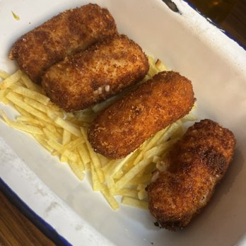 Vermutería La Rosa - Croquetas - Tapas Bars Near Me - Palma, PM Vermutería La Rosa - Croquetas - Tapas Bars Near Me - Palma, PM