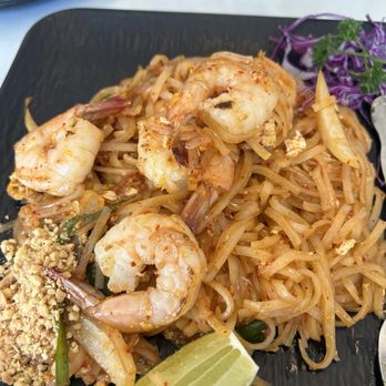 Singha Thai Cafe - Shrimp Pad Thai - Thai Near Me - Slidell, Louisiana