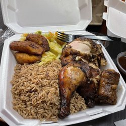 Helen's Kitchen - Large jerk chicken, rice and peas, steamed vegetables and plantains.