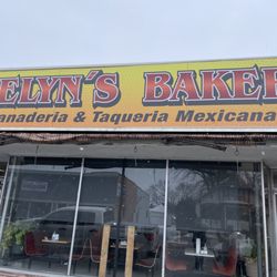 Evelyn's Bakery - Front of the store
