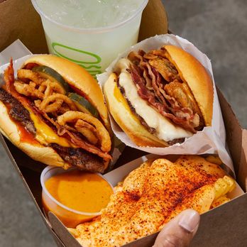 Shake Shack Pinecrest - Burgers Near Me - Orange Village, Ohio