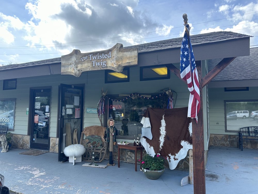 THE TWISTED TWIG ANTIQUES AND ACCENTS Updated September 2024 100