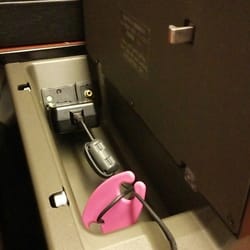 Japan Airlines - もちろん充電