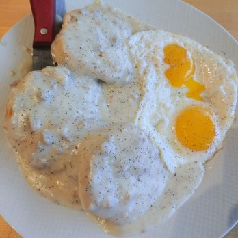Bee Brothers - Gravy not warm and biscuits cold... $9.95? - Breakfast & Brunch Near Me - Romeoville, Illinois