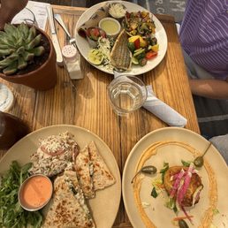 Our delicious plates. Fish tacos, crab cakes and enchilada. Our delicious plates. Fish tacos, crab cakes and enchilada.