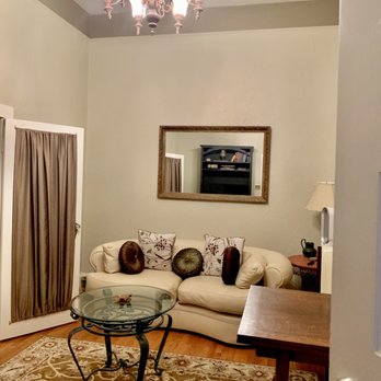 Courthouse Suites - Bed & Breakfast Near Me - Decatur, Texas