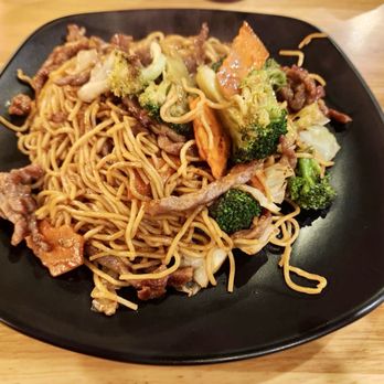 Zen Ramen & Grill - Beef Stir Fried Ramen - Ramen Near Me - Hanover Park, Illinois
