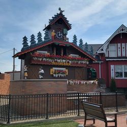 Worlds Largest Cuckoo Clock