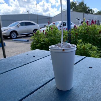 Zesto - Nice outdoor seating that's covered - Fast Food Near Me - Evansville, Indiana
