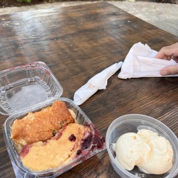 The Salt Lick BBQ - Peach and Blackberry or Peach Cobbler à la mode - Barbeque Near Me - Driftwood, Texas The Salt Lick BBQ - Peach and Blackberry or Peach Cobbler à la mode - Barbeque Near Me - Driftwood, Texas