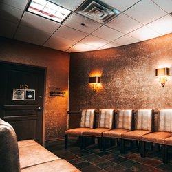 Optimal Therapy - Windmill - Additional waiting area located outside of clinic lobby.