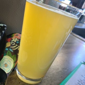 Rickety Cricket Brewing - White Wedding wheat - Pizza Near Me - Kingman, Arizona