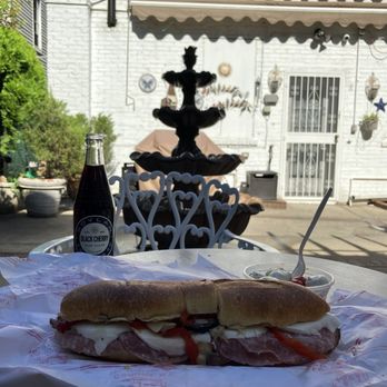 LEO'S LATTICINI MAMA'S - Updated November 2025 - 164 Photos & 191