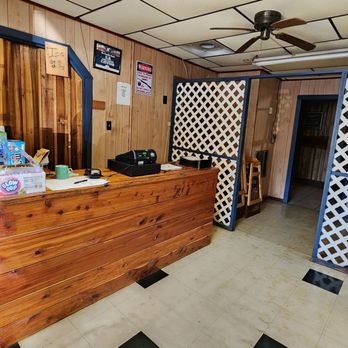 Rivers Kuntry Katfish - Reception Desk - Seafood Near Me - Ellisville, Mississippi Rivers Kuntry Katfish - Reception Desk - Seafood Near Me - Ellisville, Mississippi
