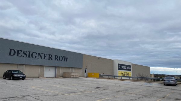 Upper Canada Mall by null