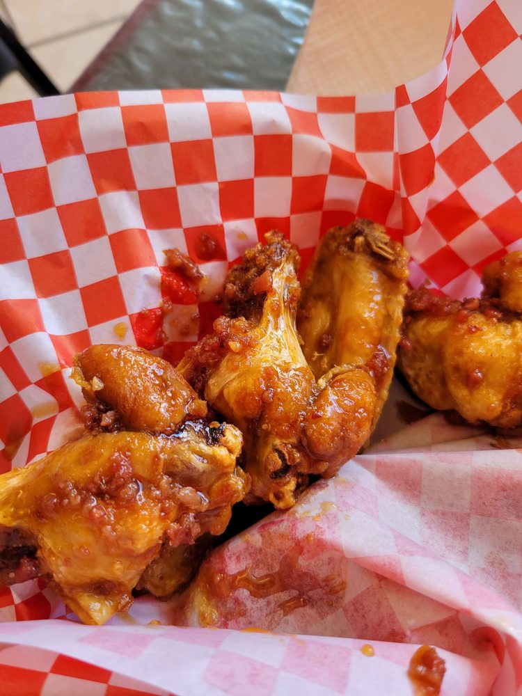 WORLD OF WINGS EAST Updated August 2024 15 Photos 3117 Saul