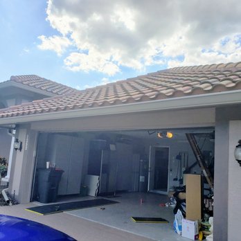 Sure Fit Gutters - New gutters above garage - Gutter Services Near Me - Palm Harbor, Florida Sure Fit Gutters - New gutters above garage - Gutter Services Near Me - Palm Harbor, Florida