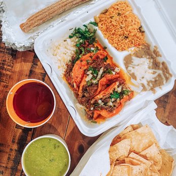 Los Cantaritos Authentic Mexican Restaurant - Birria quesadilla dinner, churro, and an appetizer of chips and green tomatillo salsa! - Mexican Near Me - Kenosha, Wisconsin Los Cantaritos Authentic Mexican Restaurant - Birria quesadilla dinner, churro, and an appetizer of chips and green tomatillo salsa! - Mexican Near Me - Kenosha, Wisconsin