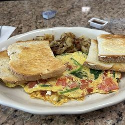 Maugus Restaurant - Dah breakfast